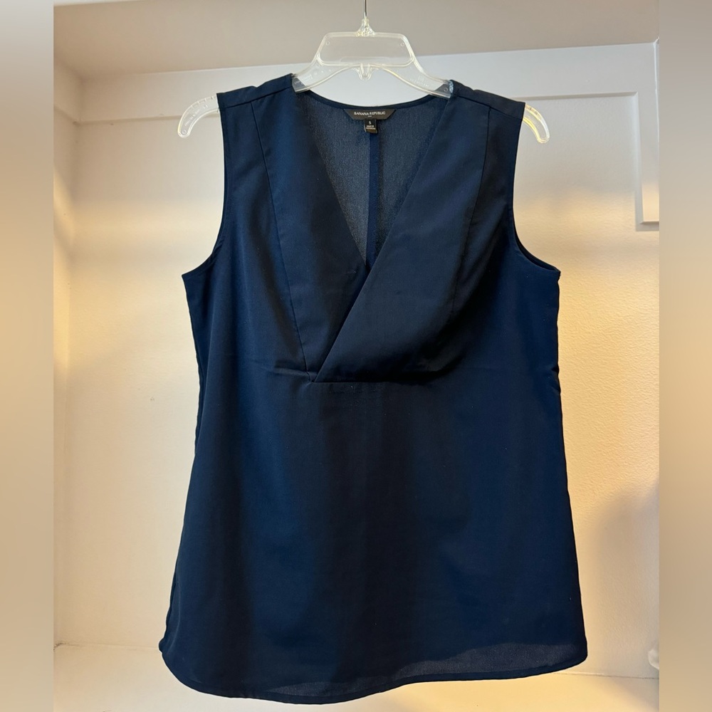 * BANANA REPUBLIC navy blue sleeveless blouse